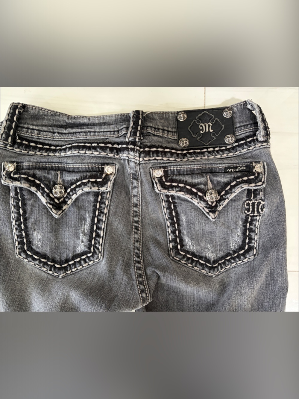 Miss Me Buckle Women's Washed Gray Bootcut Jeans with Contrast Stitching size 29 - Picture 7 of 10